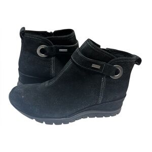 Bionica Ocala waterproof suede ankle boots in black Size 7.5